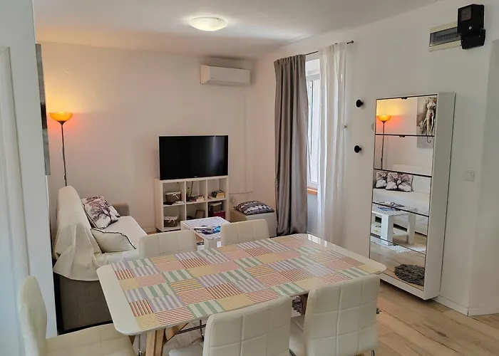 Apartman Ani *